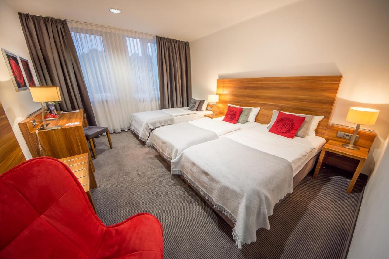 Stockheim  Hotel Burgholz מראה חיצוני תמונה